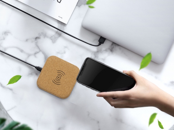 eco-friendly cork wireless charger